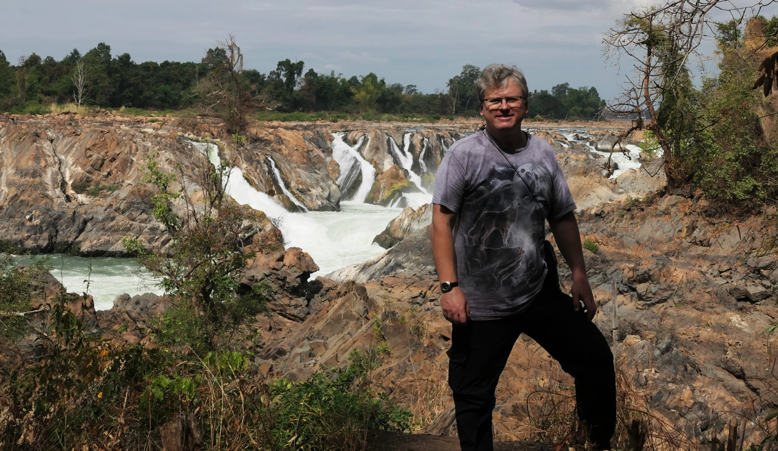 1776668352_guided cycling tour Hanoi to Luang Prabang.webp